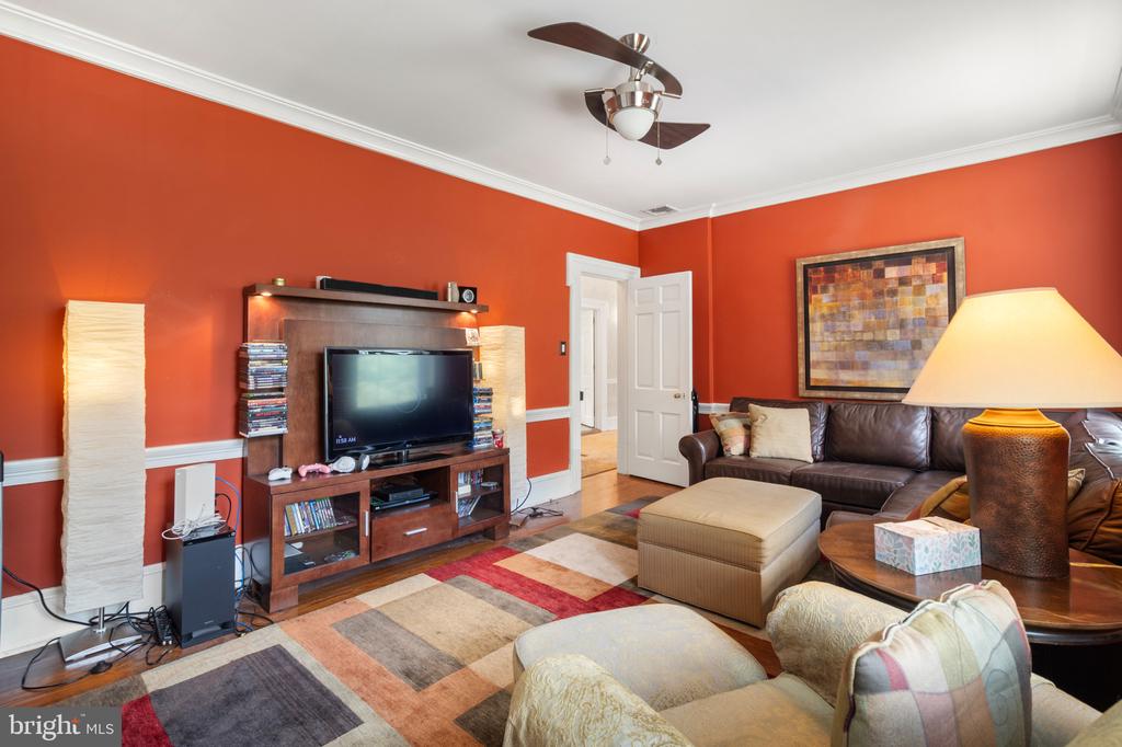 401 WOODBROOK LANE