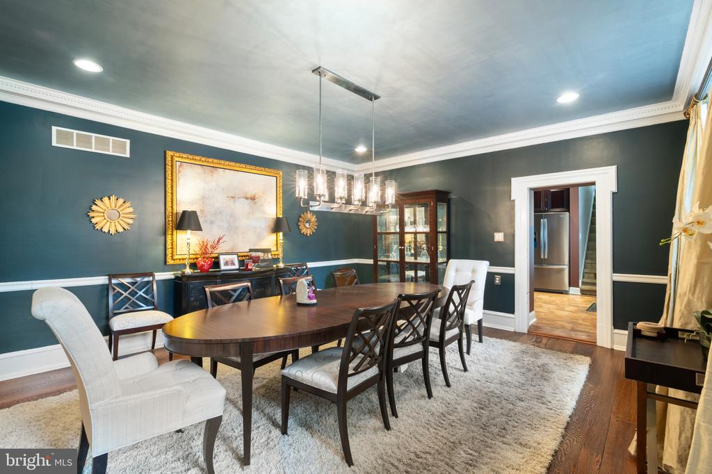 401 WOODBROOK LANE
