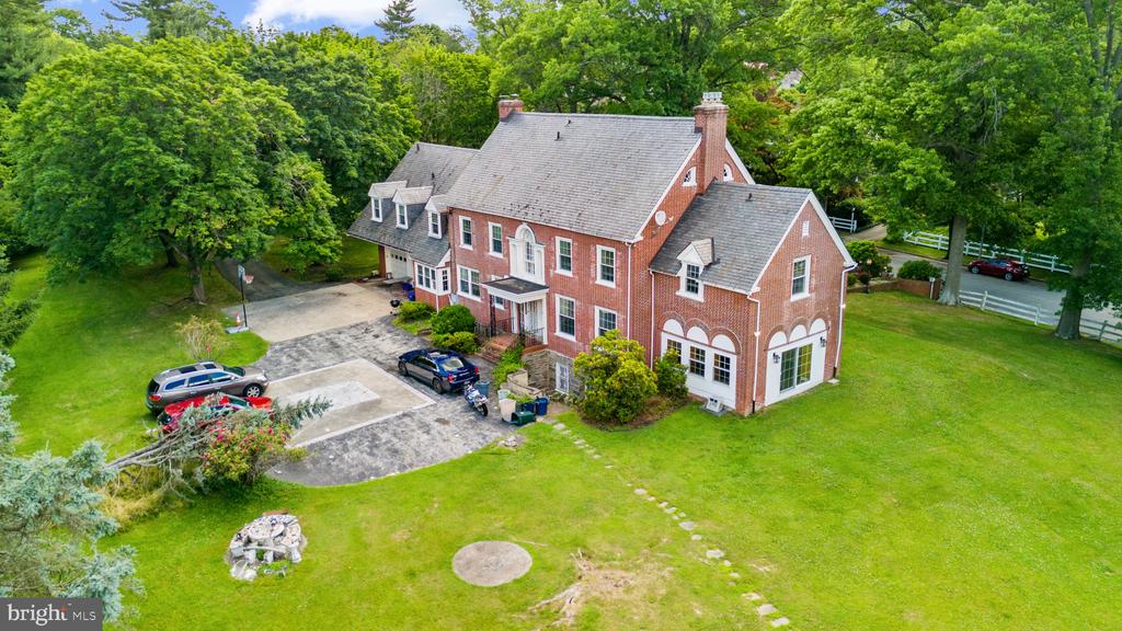 401 WOODBROOK LANE