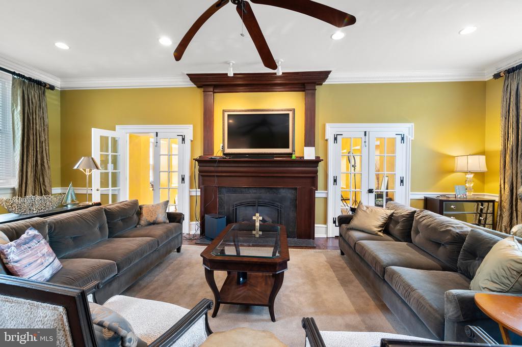 401 WOODBROOK LANE
