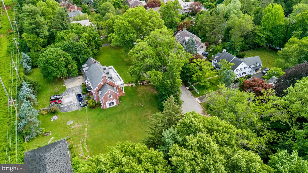401 WOODBROOK LANE