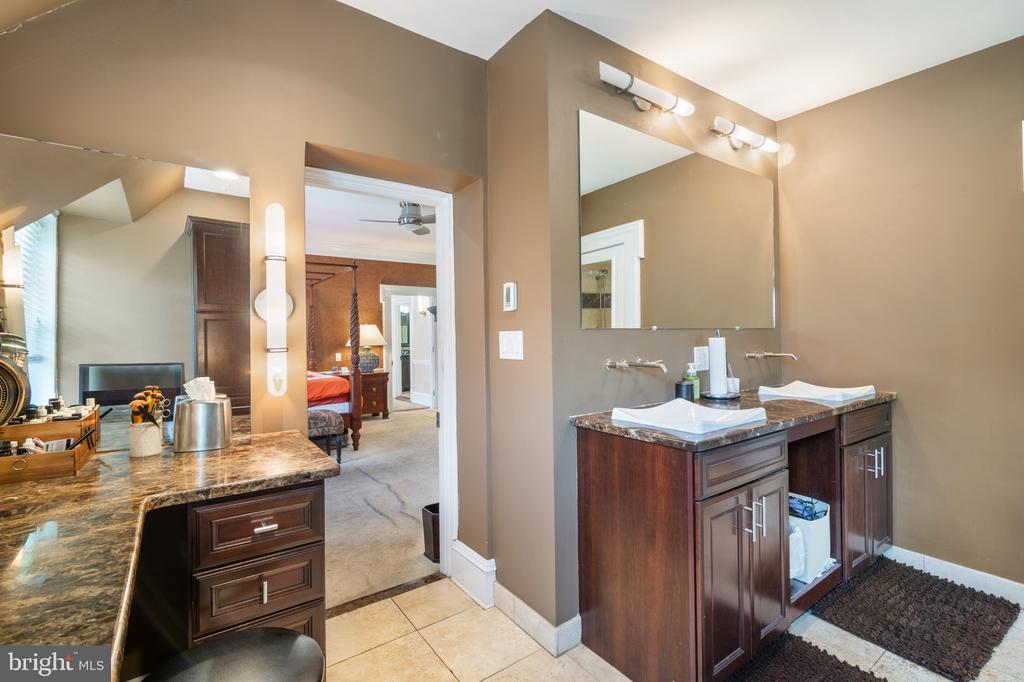 401 WOODBROOK LANE