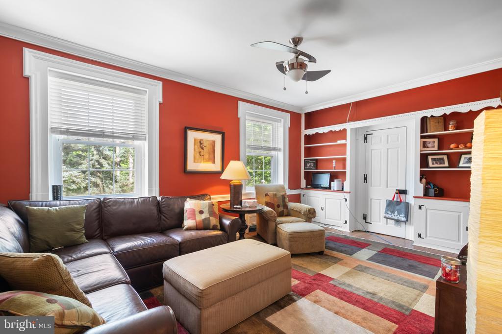 401 WOODBROOK LANE