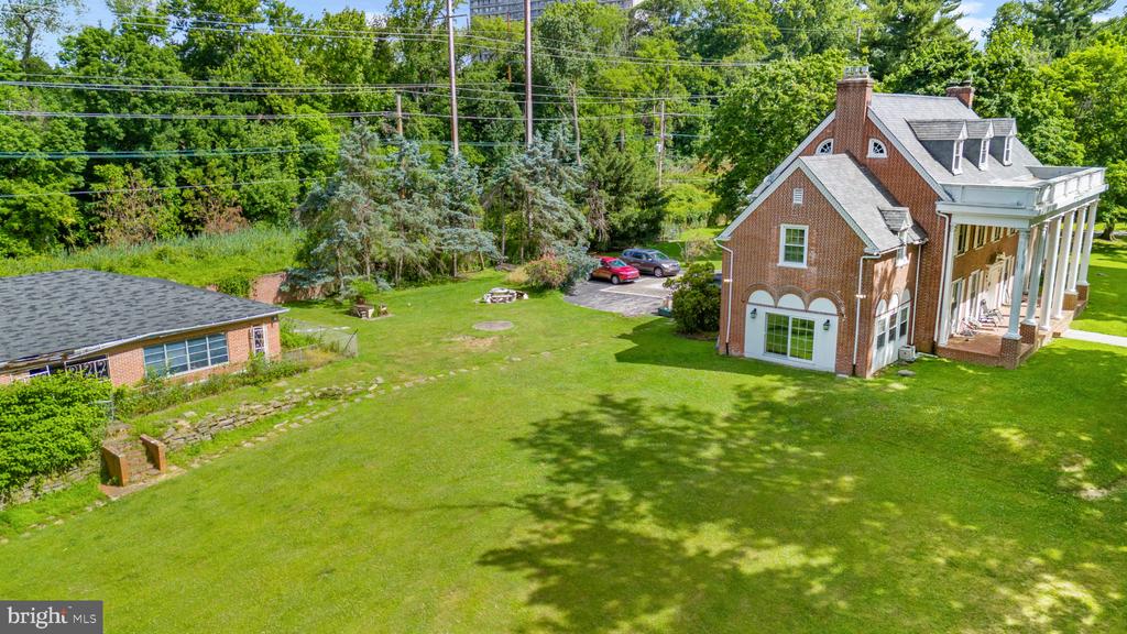 401 WOODBROOK LANE