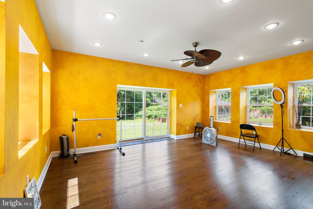 401 WOODBROOK LANE