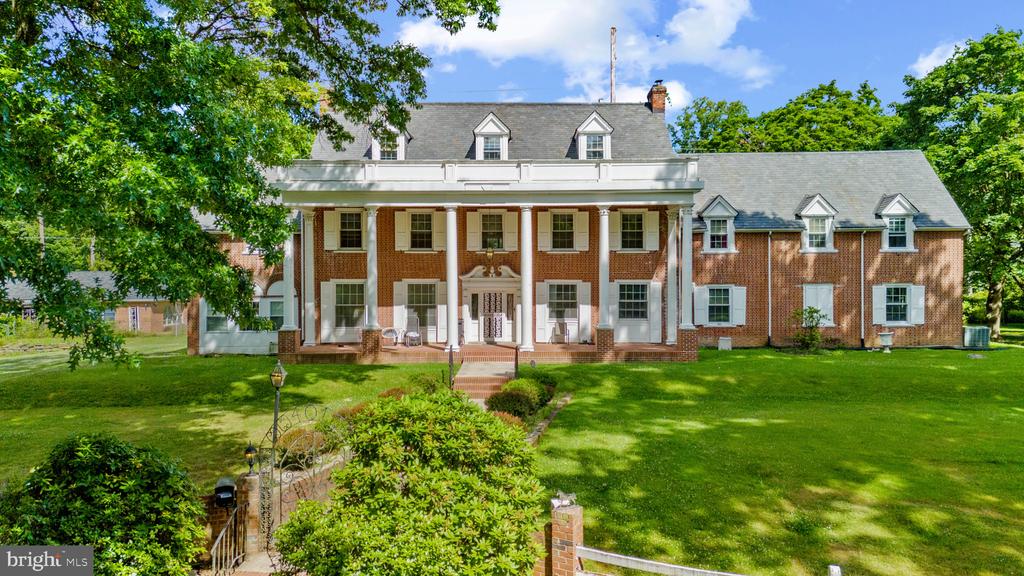 401 WOODBROOK LANE