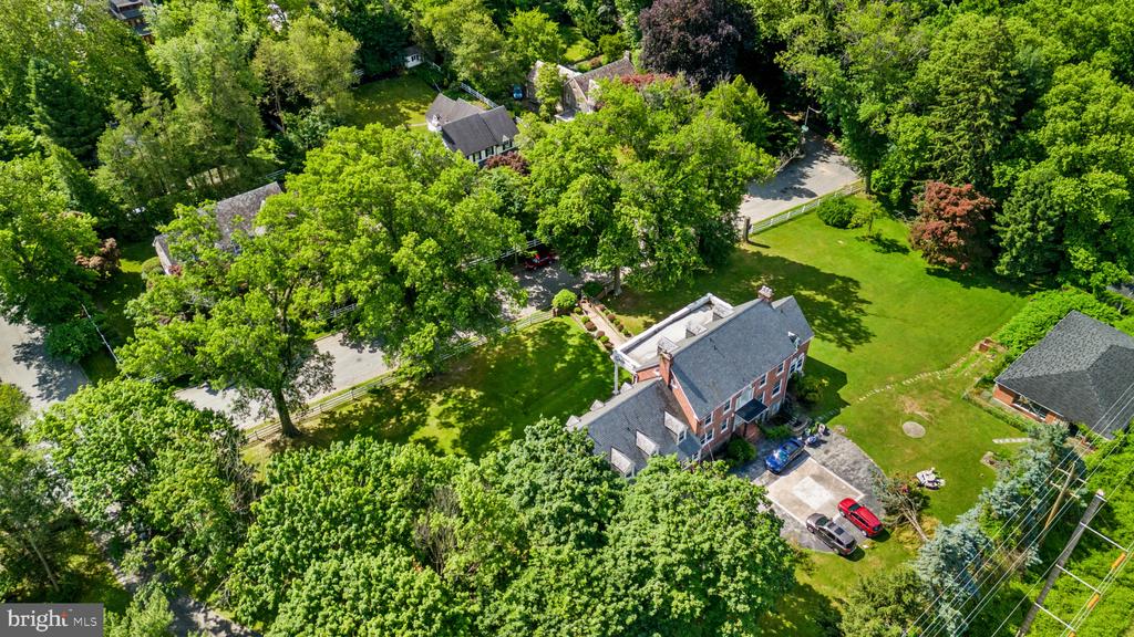 401 WOODBROOK LANE