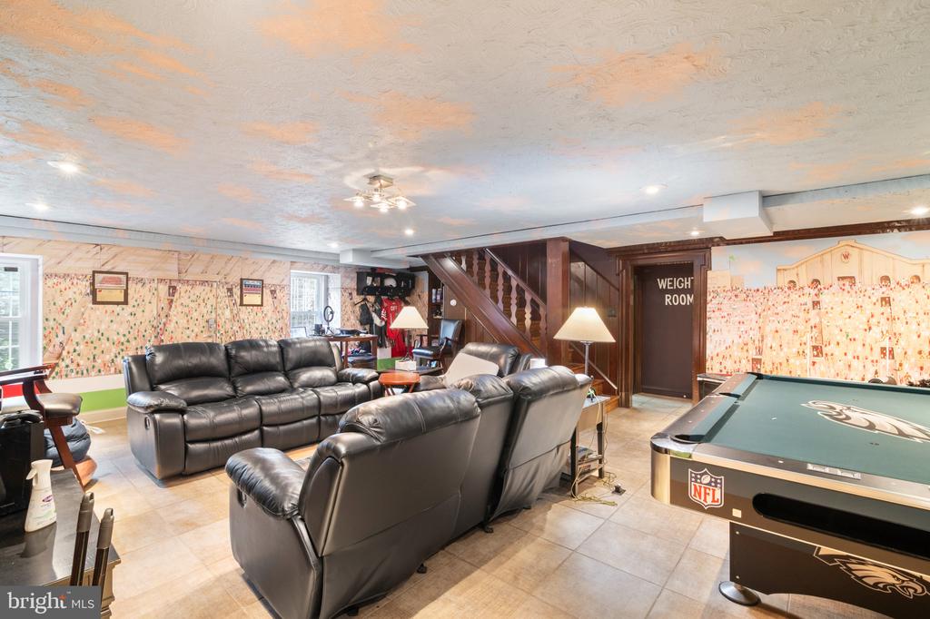 401 WOODBROOK LANE