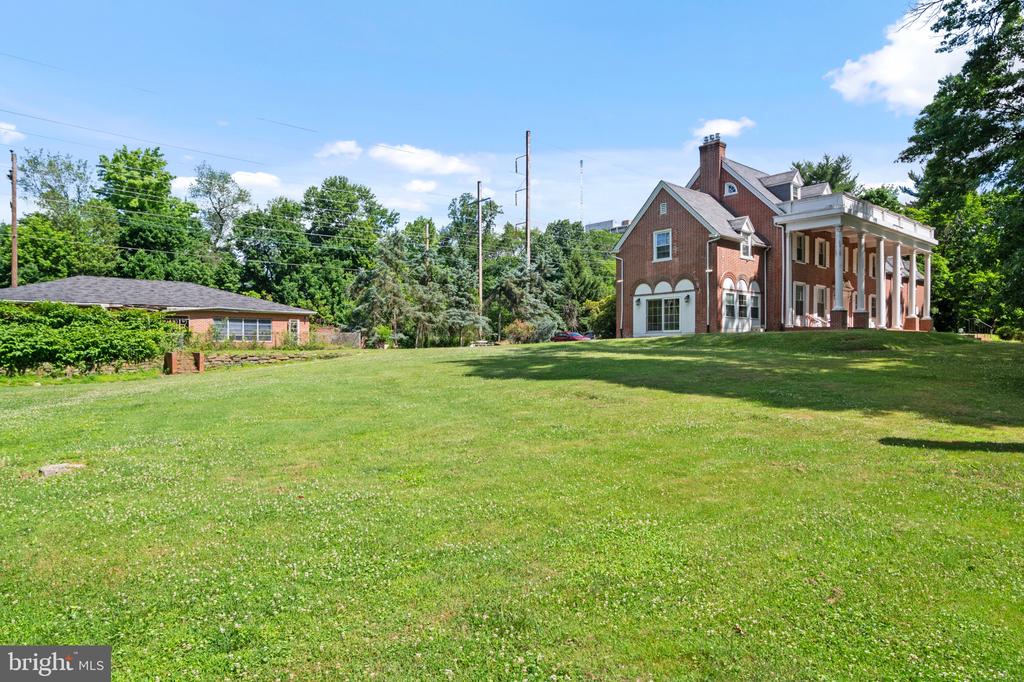 401 WOODBROOK LANE