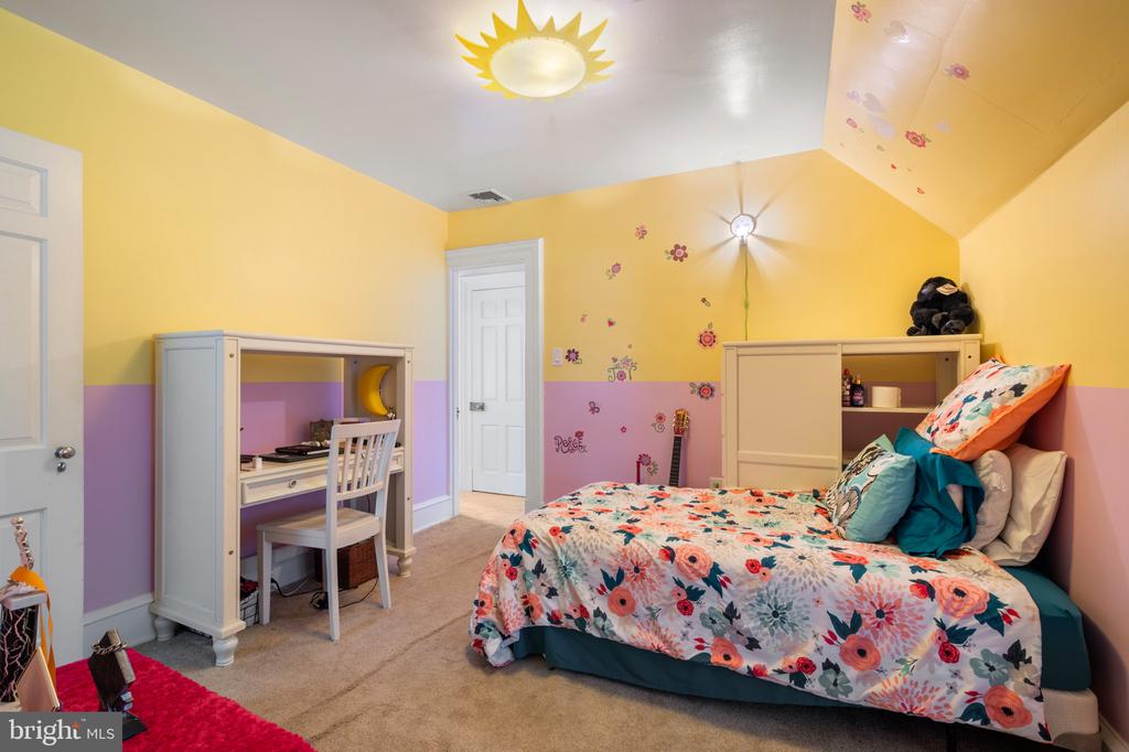 401 WOODBROOK LANE