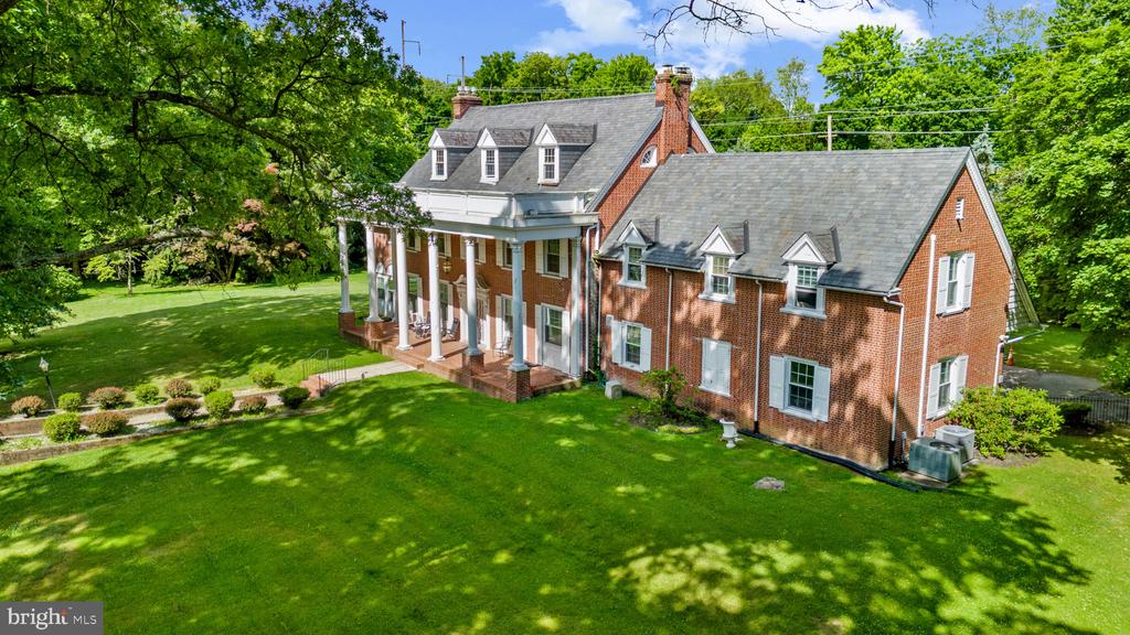 401 WOODBROOK LANE
