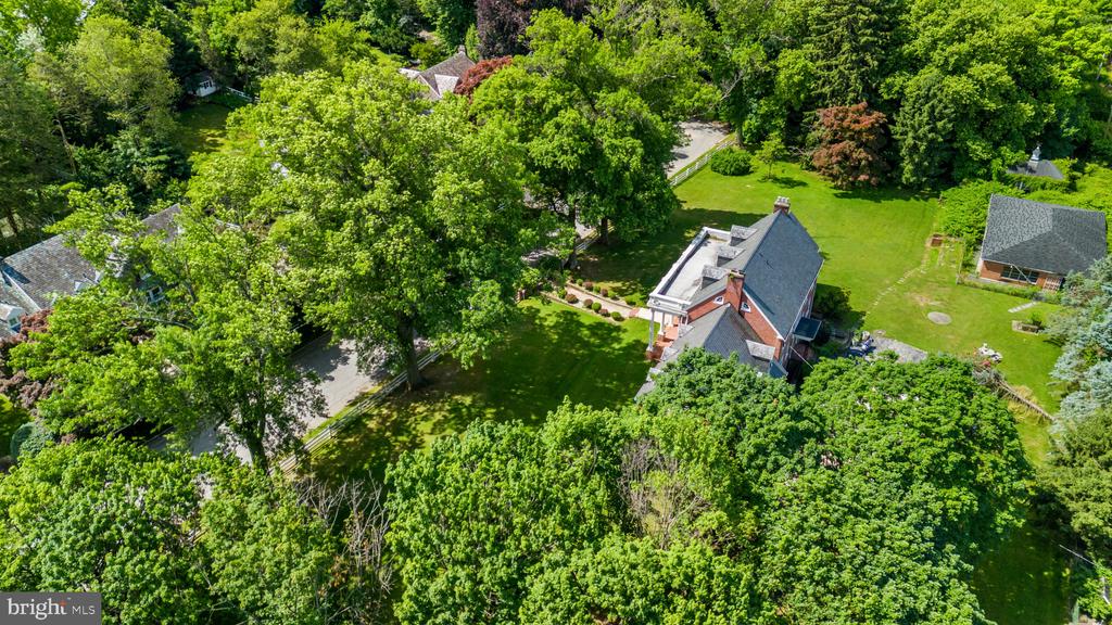 401 WOODBROOK LANE