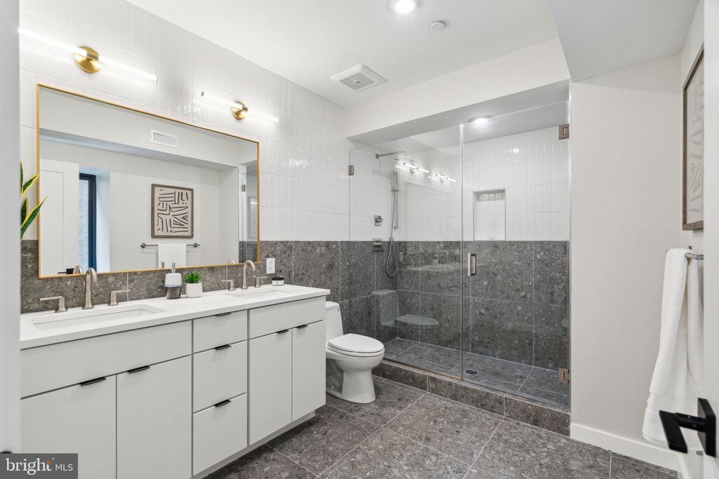 2200 CHRISTIAN STREET Unit: A1