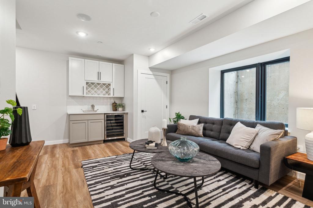 2200 CHRISTIAN STREET Unit: A1