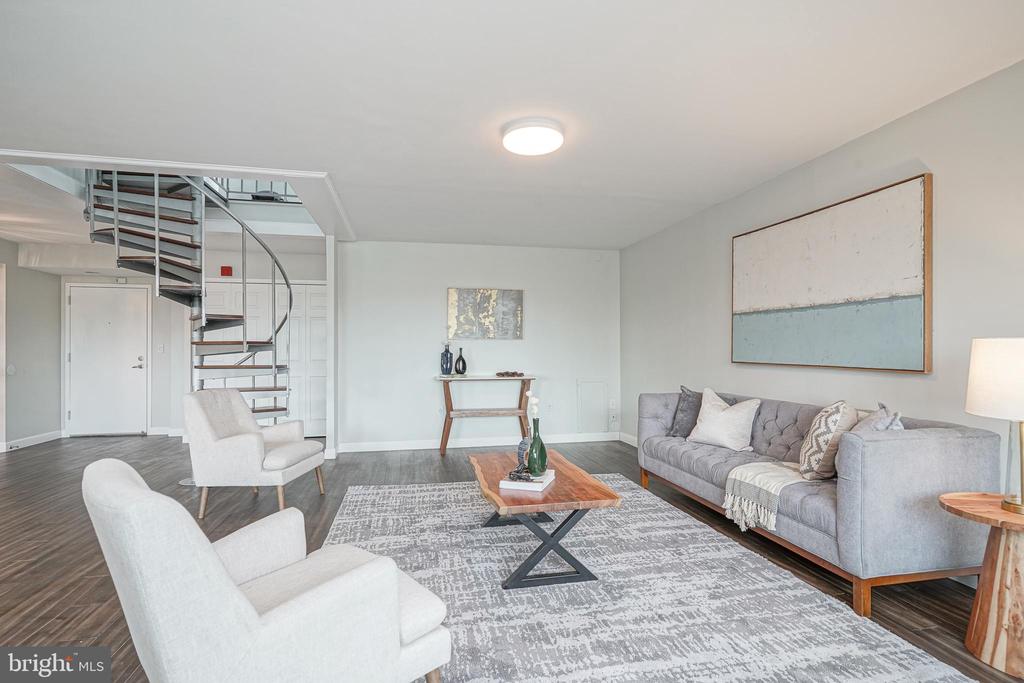 200-10 LOMBARD STREET Unit: 810