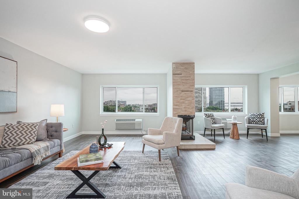 200-10 LOMBARD STREET Unit: 810