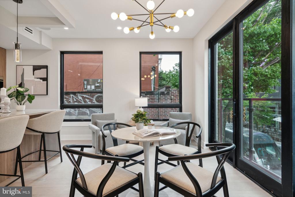 160 N 2ND STREET Unit: 202