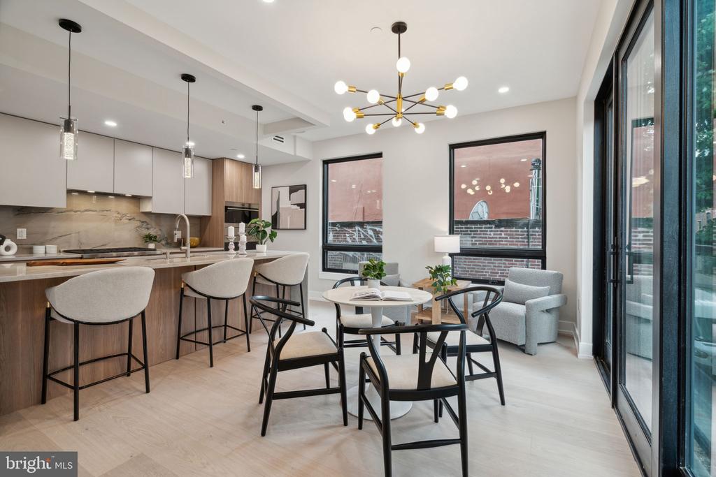 160 N 2ND STREET Unit: 202