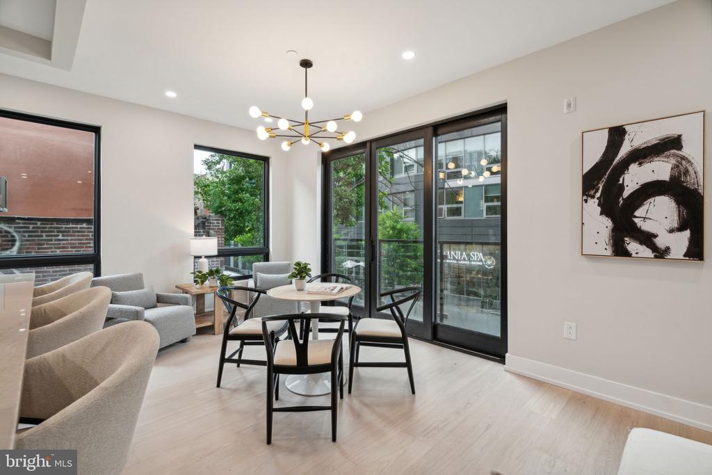 160 N 2ND STREET Unit: 202