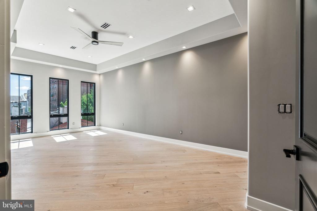 342 S HICKS STREET