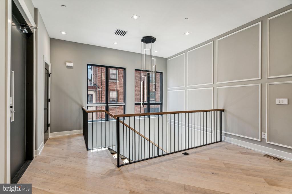 342 S HICKS STREET
