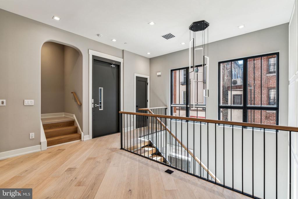 342 S HICKS STREET