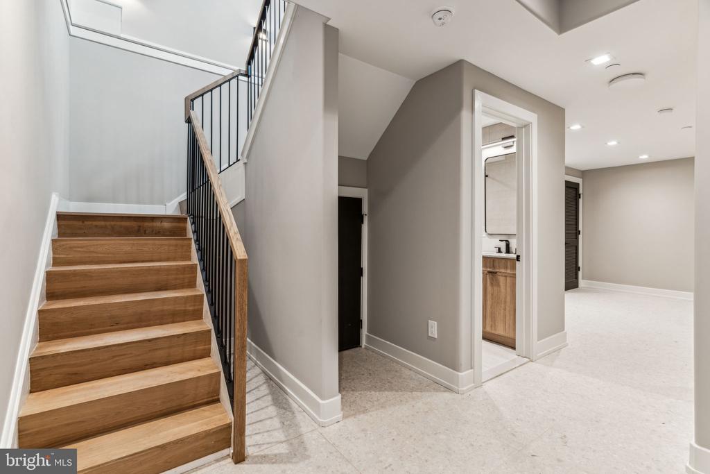 342 S HICKS STREET