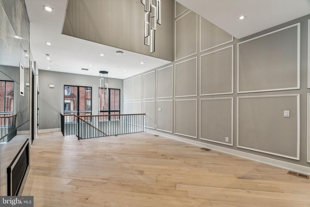 342 S HICKS STREET