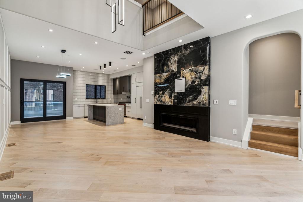 342 S HICKS STREET