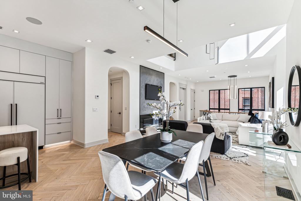 344 S HICKS STREET