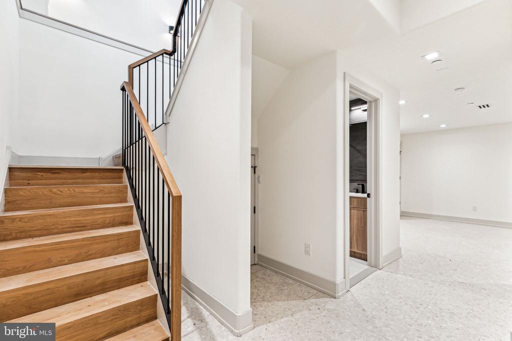 344 S HICKS STREET