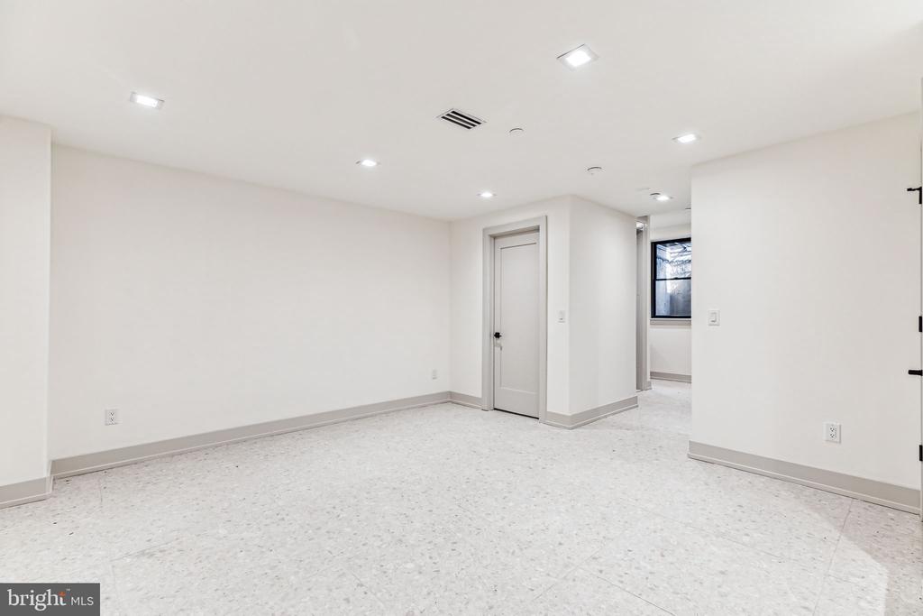 344 S HICKS STREET