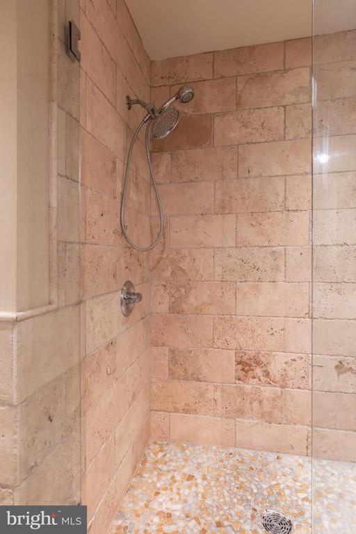 38 N FRONT STREET Unit: 4F