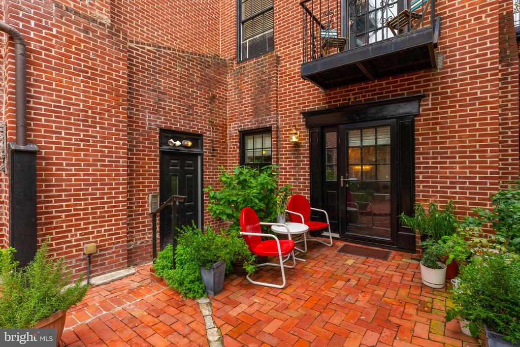 38 N FRONT STREET Unit: 4F