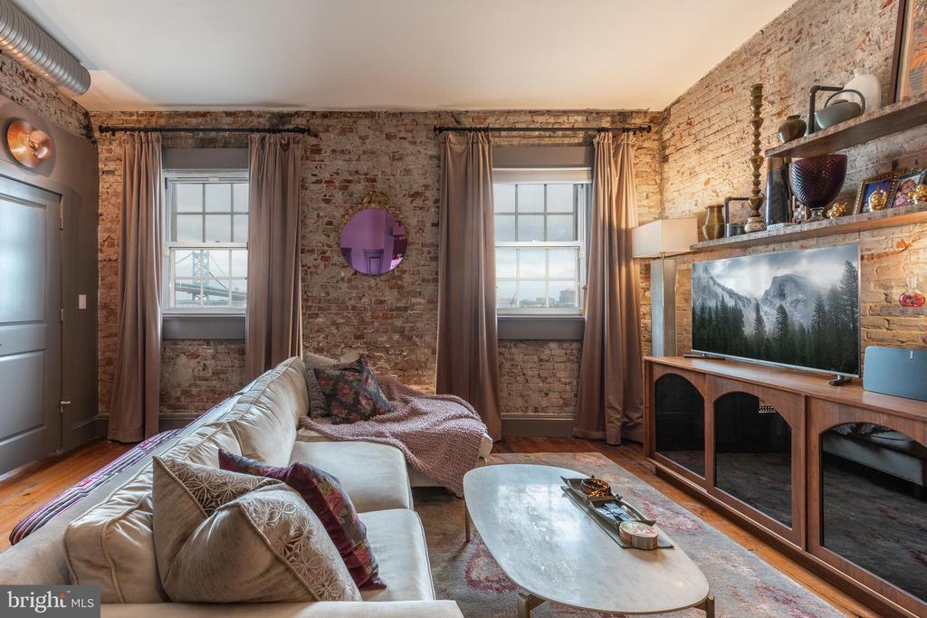 38 N FRONT STREET Unit: 4F