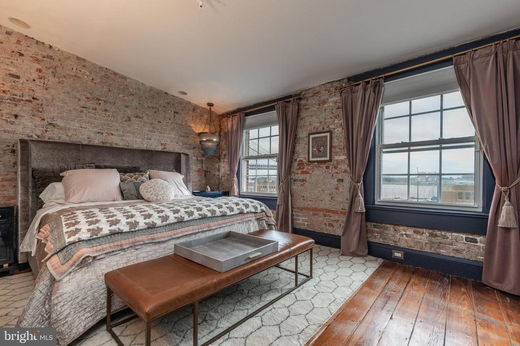 38 N FRONT STREET Unit: 4F