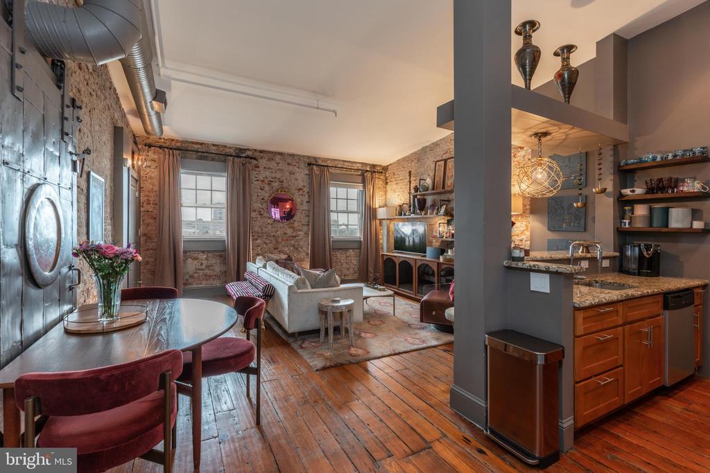 38 N FRONT STREET Unit: 4F