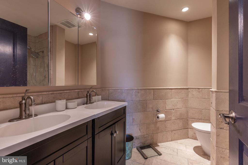 38 N FRONT STREET Unit: 4F