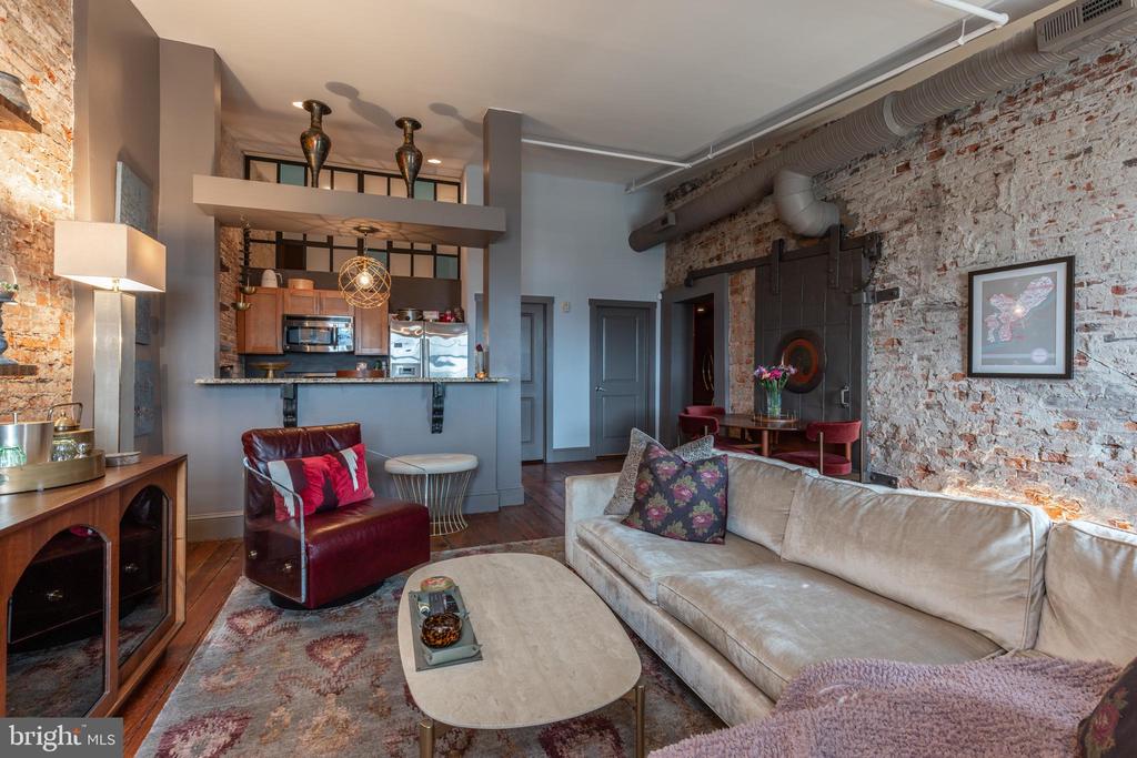 38 N FRONT STREET Unit: 4F