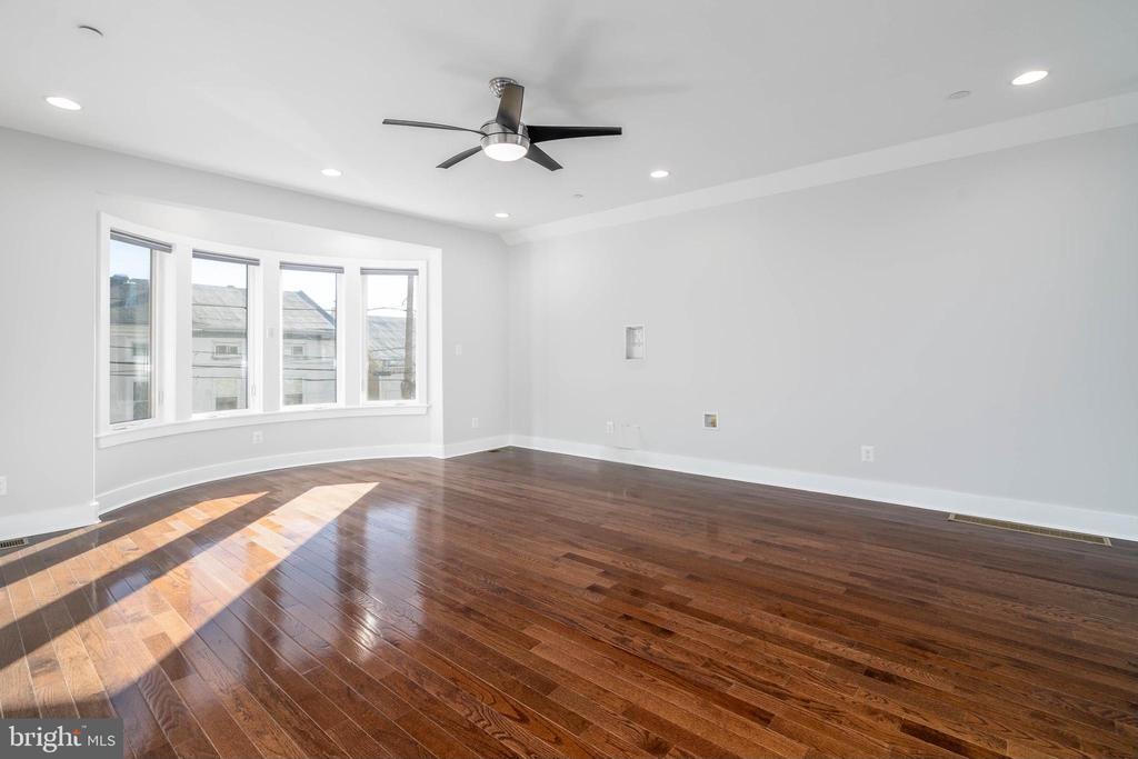 142 LEVERING STREET