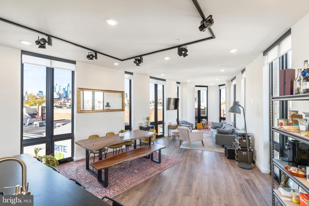 715 E PASSYUNK AVENUE