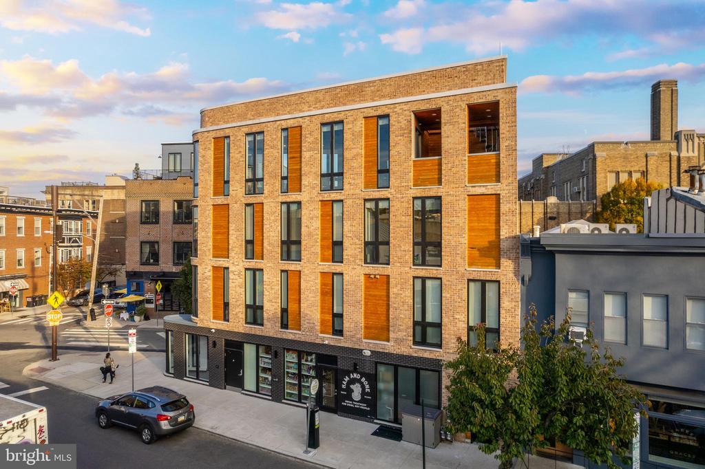 715 E PASSYUNK AVENUE