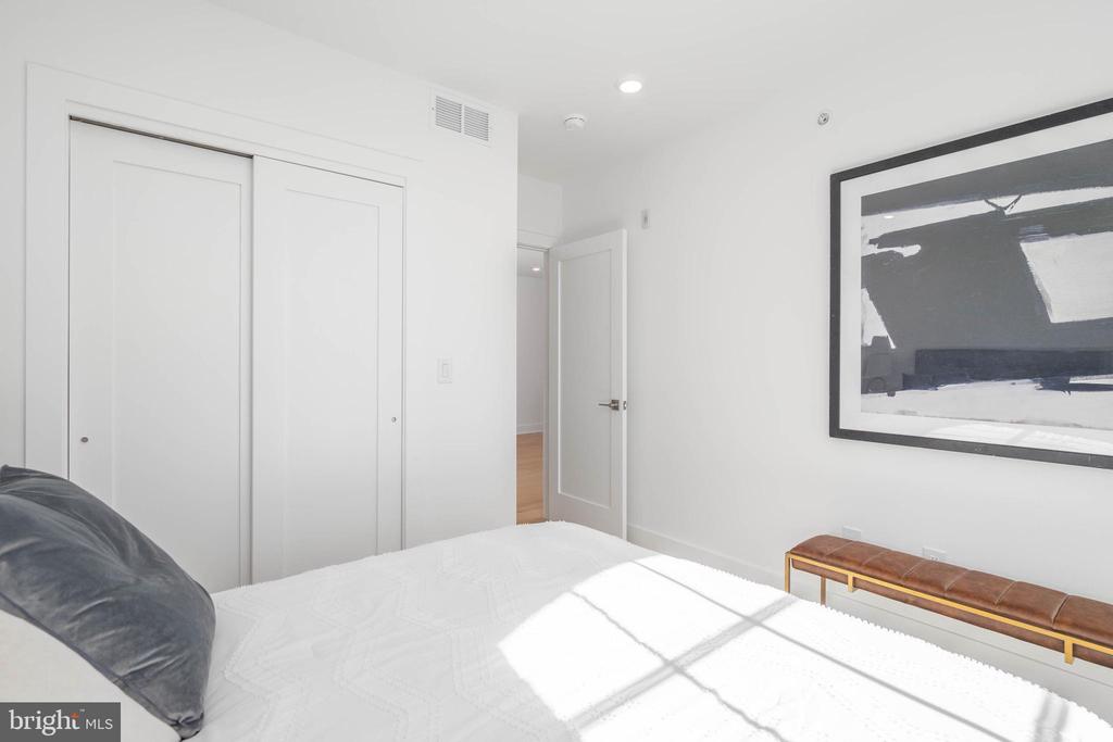 825 BAINBRIDGE STREET Unit: 403