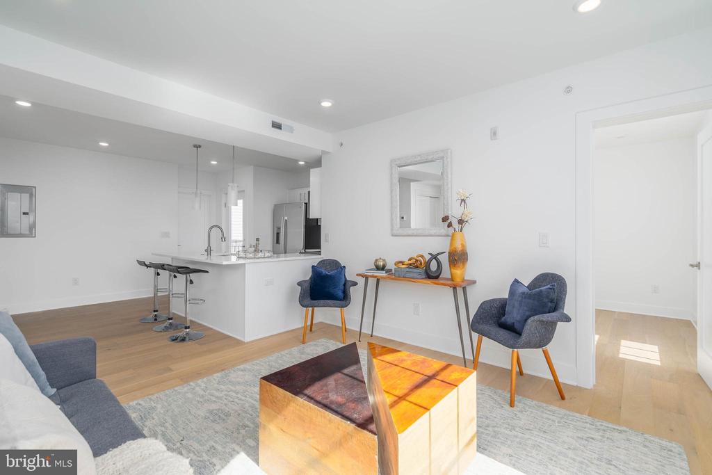 825 BAINBRIDGE STREET Unit: 403