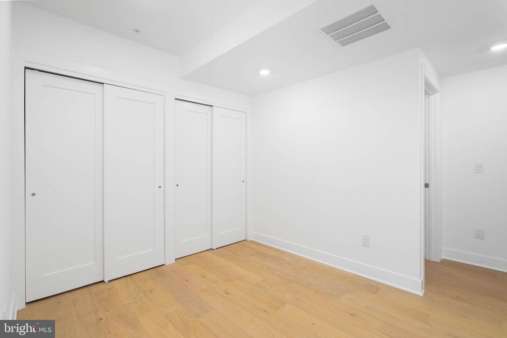 825 BAINBRIDGE STREET Unit: 103