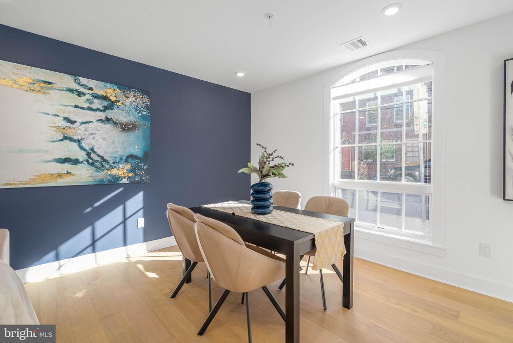 825 BAINBRIDGE STREET Unit: 103