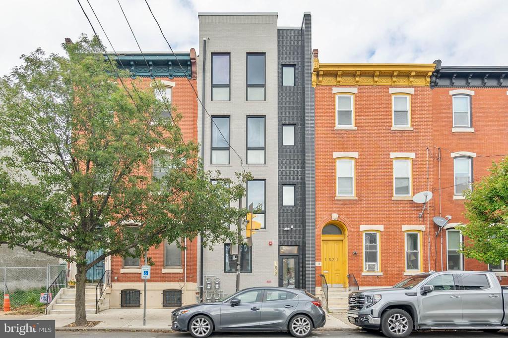 1623 CHRISTIAN STREET Unit: 3