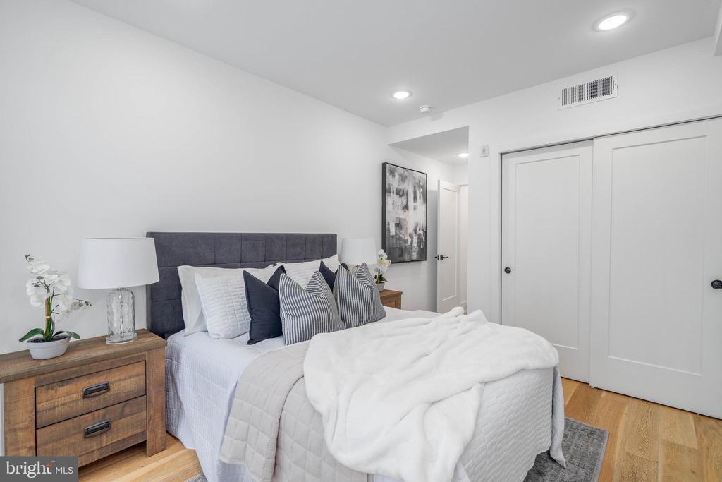 1623 CHRISTIAN STREET Unit: 3