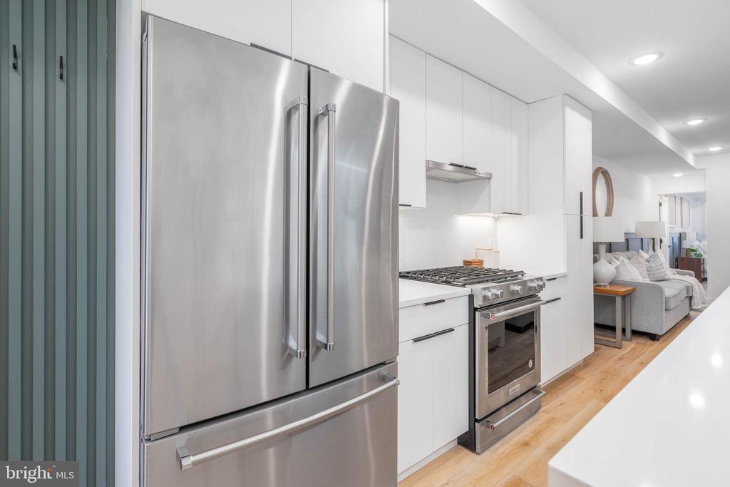 1623 CHRISTIAN STREET Unit: 3