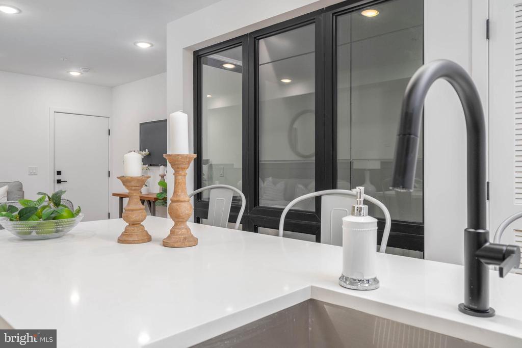 1623 CHRISTIAN STREET Unit: 3
